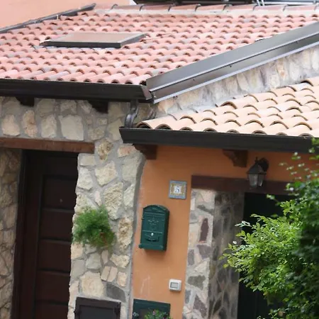 La Casetta Di Elena Apartment *