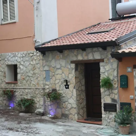 La Casetta Di Elena Apartment